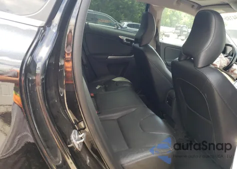 2016 Volvo Xc60 T5 Premier из США, поврежденный, VIN YV4612RK6G2785501